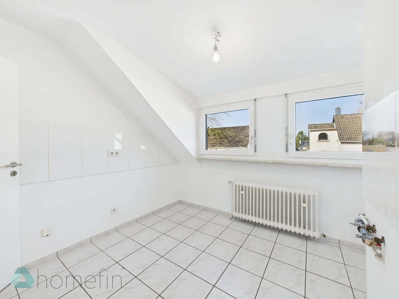 Wohnküche: Dachgeschosswohnung in Solingen