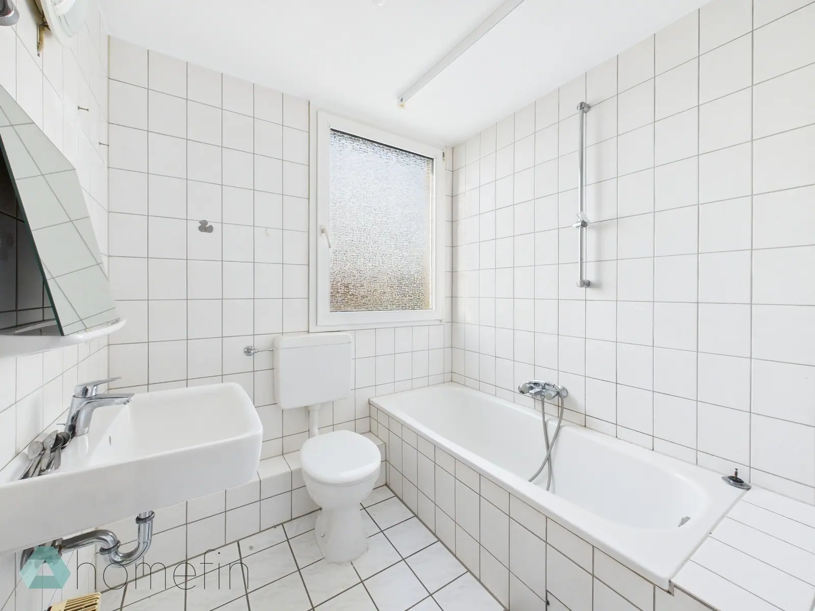 Tageslichtbad: Dachgeschosswohnung in Solingen