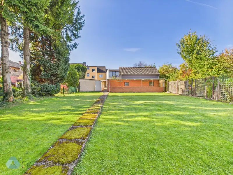 Garten: Einfamilienhaus in Hürth